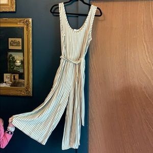Gap wide leg jumpsuit // size Medium